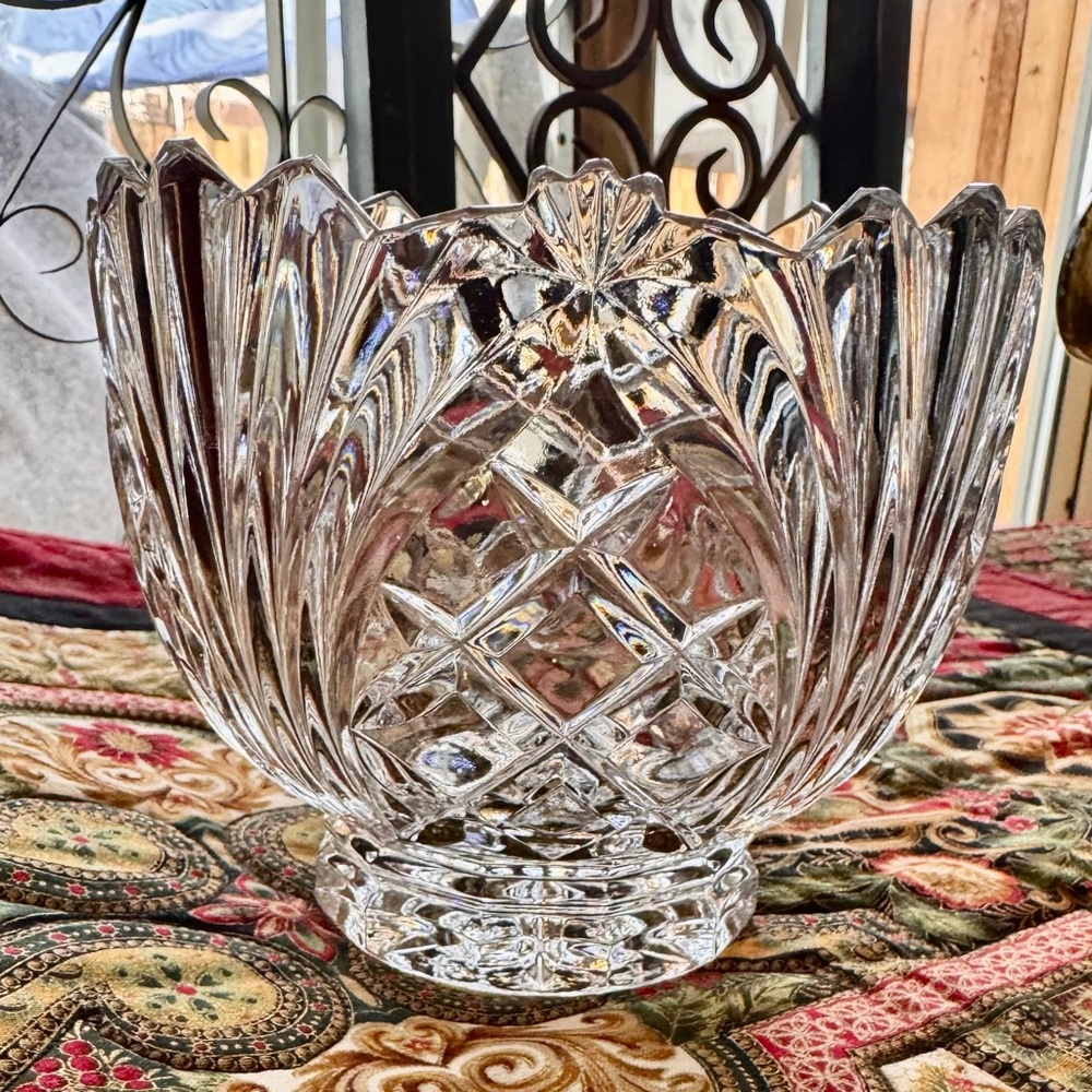 Fifth Avenue Crystal LTD~Scalloped Lead Crystal Wellington Pineapple Bowl Poland